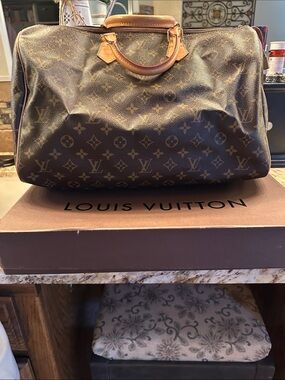 Louis Vuitton Monogram Speedy 40 bag